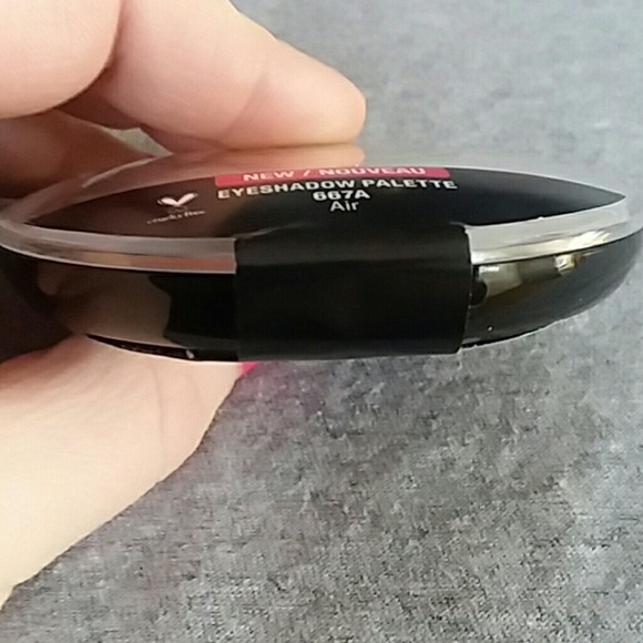 Makeup bundle - Picture 4 of 7